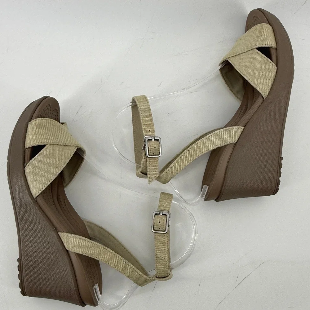 Crocs Leigh II Cross Strap Ankle Wedge Sandal Beige Khaki Women 6 Strappy Vacay